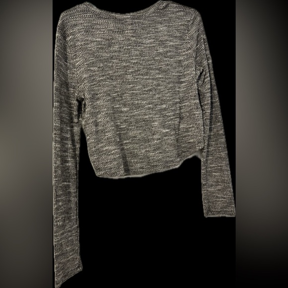 Forever 21 Sweaters - Forever 21 Heathered Gray Sweater ladies medium nwot flawless rare semi cropped